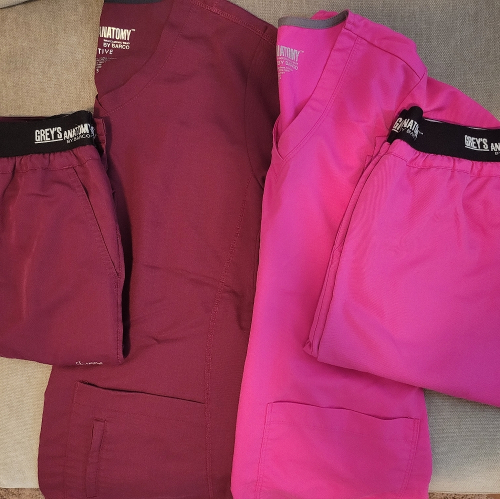 Grey's Anatony Barco Active scrub sets
